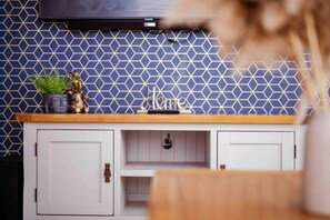 Living room - Woodpeckerway Luxury Stay With Hot Tub & Chef AUR (Hythe)