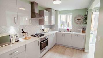 House, Multiple Beds | 3 bedrooms, free WiFi, bed sheets