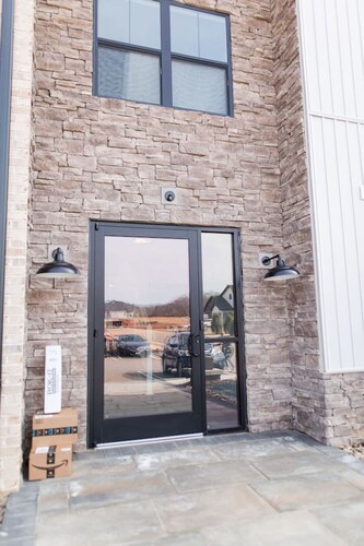 Stoney Ridge · Cozy 1st Level King Bed Suite - 2 bed 2 bath!