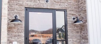 Stoney Ridge · Cozy 1st Level King Bed Suite - 2 bed 2 bath!