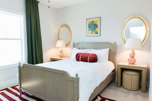 2 bedrooms, desk, iron/ironing board, WiFi