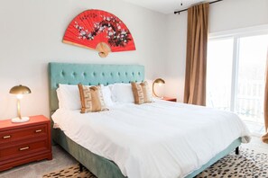 Desk, iron/ironing board, WiFi, bed sheets