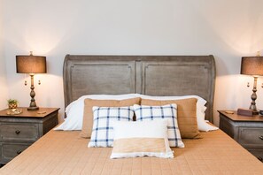 Bügeleisen/Bügelbrett, Reisekinderbett, WLAN, Bettwäsche