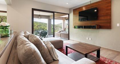 Moderna Villa con Hermosa Vista al Lago