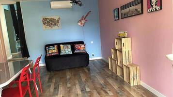 Televisie, boeken en een stereo