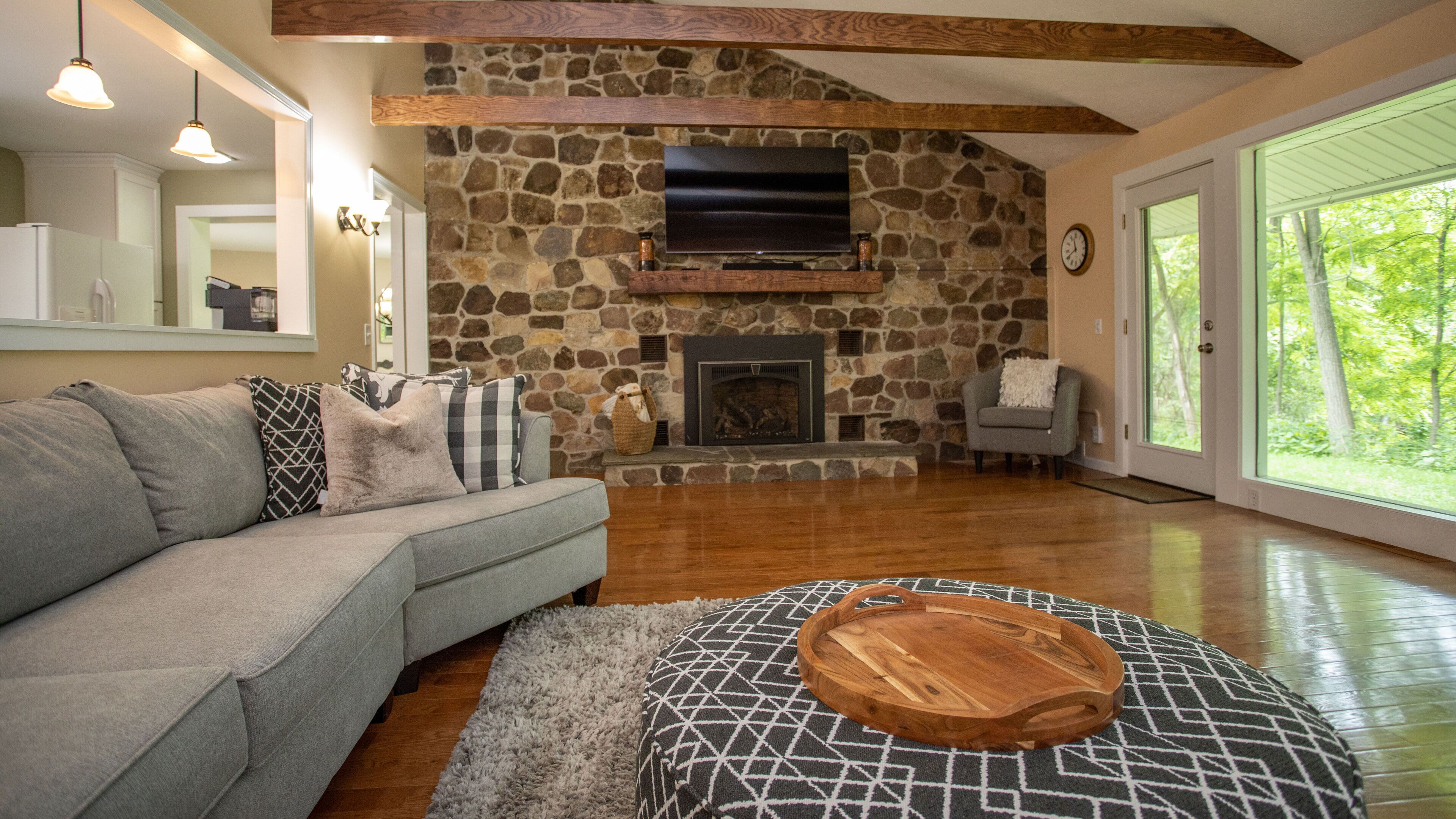 Forestview Manor (Secluded Getaway)