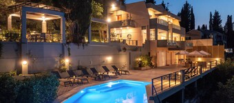 Villa Julie Christie with infinity pool - seaviews - garden with pond