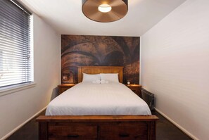 1 bedroom, iron/ironing board, Internet, bed sheets