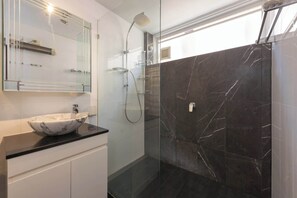 Shower - Beautiful 1 BDR Retreat South Yarra Balcony (South Yarra)