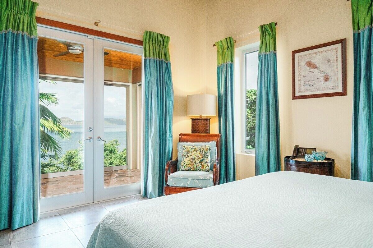 5 bedrooms, iron/ironing board, free WiFi, bed sheets