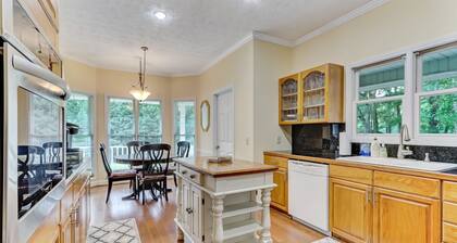 Sleeps 12! Farmhouse retreat in the city on 13+ acres