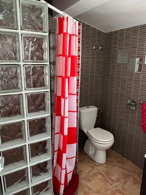 Dusj og toalettpapir