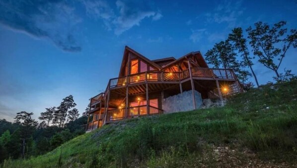 Exterior - New! LUXURY Lodge! LARGE Indoor Heated Pool, HotTub, Arcade, & Incredible Views! (Sevierville)