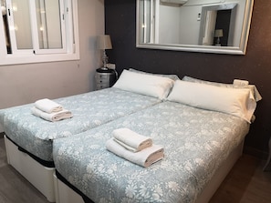 2 bedrooms, iron/ironing board, free WiFi, bed sheets