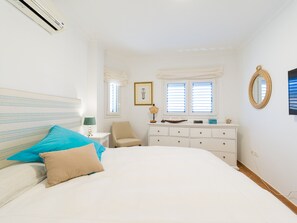 2 chambres, fer et planche Ă repasser, Wi-Fi gratuit, draps fournis