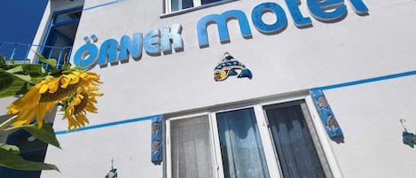 Fachada de la propiedad