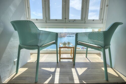 Spacious maisonette with spectacular views IBRI1-1