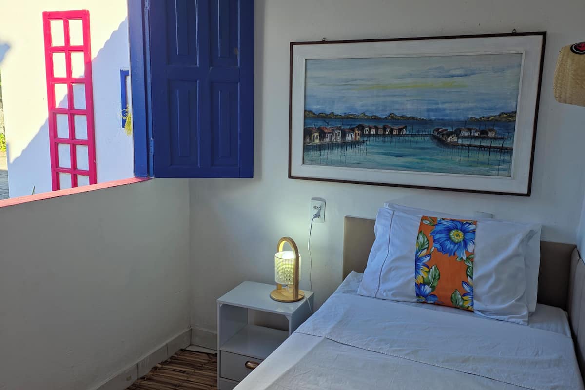 Economy Single Room | Hypo-allergenic bedding, individually decorated, free WiFi, bed sheets