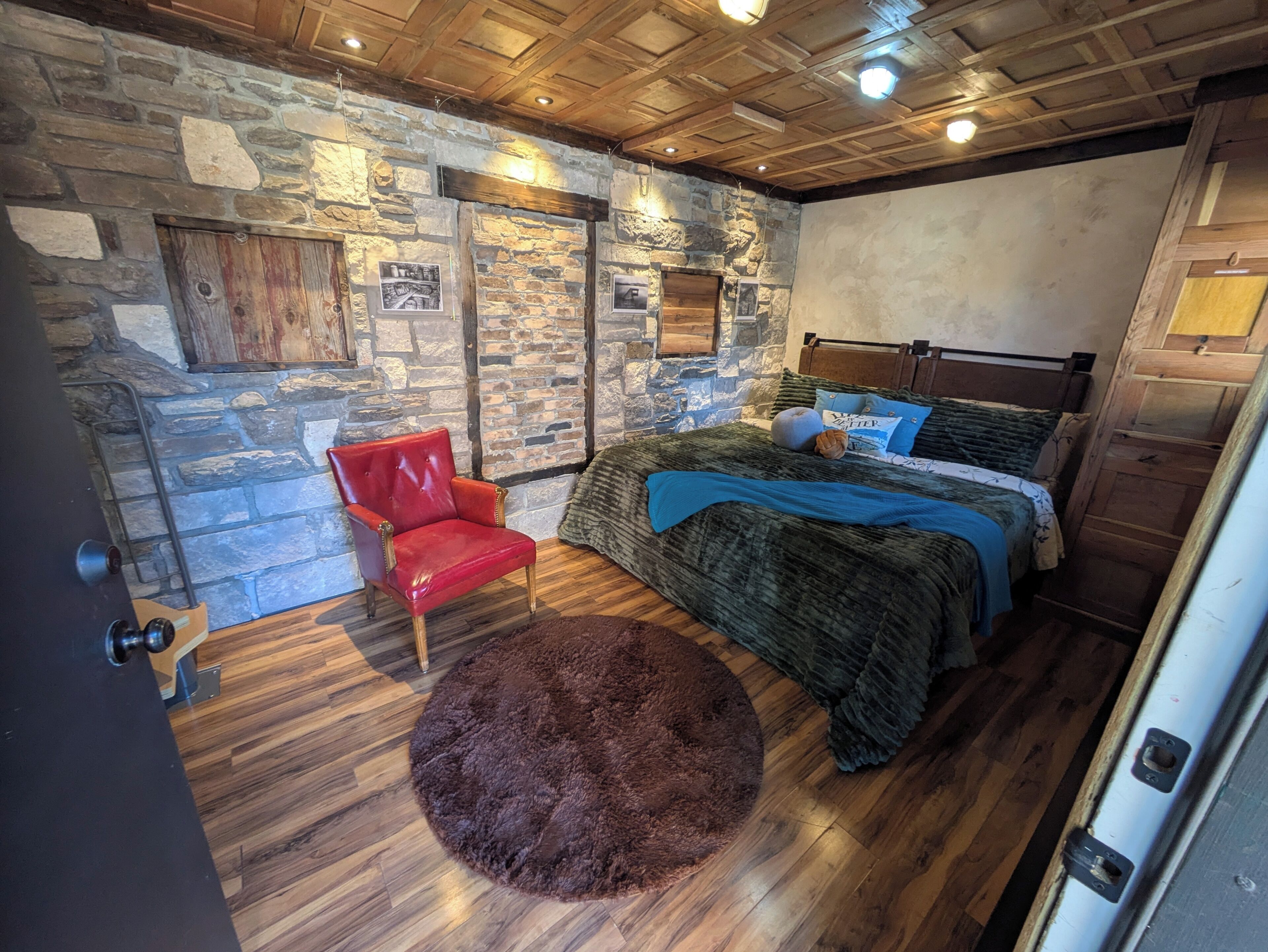 1 bedroom, travel crib, free WiFi, bed sheets