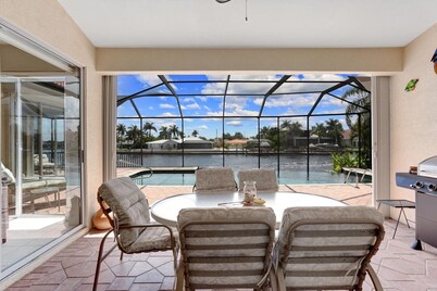 The Hammock - Beautiful waterfront 4 bedroom home with heated pool