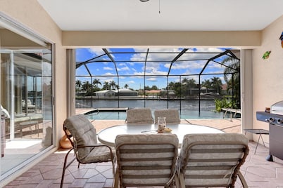 The Hammock - Beautiful waterfront 4 bedroom home with heated pool