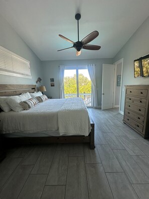 3 bedrooms, travel cot, free WiFi, bed sheets