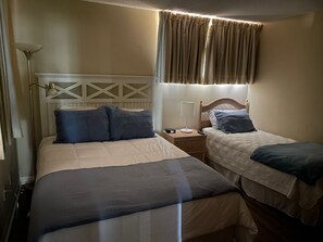2 bedrooms, iron/ironing board, free WiFi, bed sheets