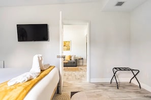 4 camere, una scrivania, ferro/asse da stiro, Wi-Fi gratuito