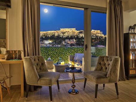Suite with Terrace. ACROPOLIS CITY LIFE BH