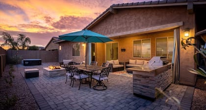 The Lux at Queen Creek//HotTub//FirePit//Pool//KingBed