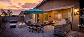 The Lux at Queen Creek//HotTub//FirePit//Pool//KingBed