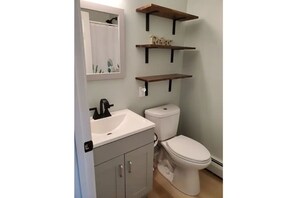 Bathroom - Perfect Wells home with yard and more! (Wells)