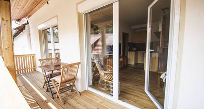 New, romantic Rotmilan holiday apartment with a view of the mountains