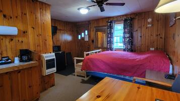 Room | 1 bedroom, individually decorated, individually furnished, free WiFi