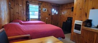Two Rivers Motel and Cabins