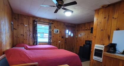 Two Rivers Motel and Cabins