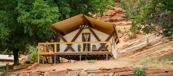 Cave Lakes Canvas Cabin Suite with Soaker tub #1