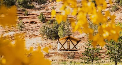 Cave Lakes Canvas Cabin Suite with Soaker tub #1