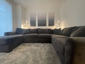 Living area - Luxury Apartment Minutes From Columbus Circle (New York)