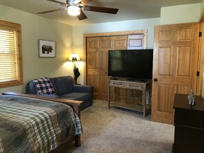 3 habitaciones, escritorio, tabla de planchar con plancha y wifi gratis