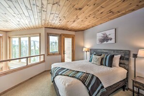 4 bedrooms, iron/ironing board, free WiFi, bed sheets - Ski-In, Ski-Out Townhome w/Lutsen Mtn Views! (Lutsen)