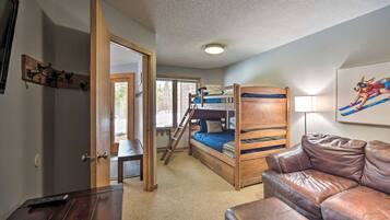 4 多间卧室、熨斗/熨衣板、免费 WiFi、床单