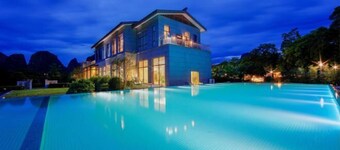 Shanzhige Light Luxury Holiday Hotel (Yangshuo West Street)