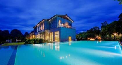 Shanzhige Light Luxury Holiday Hotel (Yangshuo West Street)