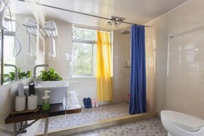Bathroom - Qingyuan Guesthouse (Shanghai)