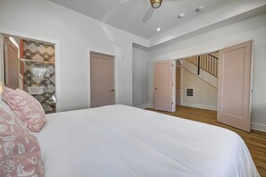 4 bedrooms, iron/ironing board, free WiFi, bed sheets