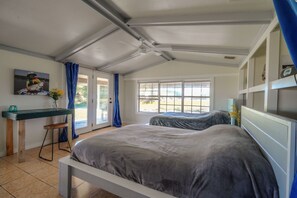 5 bedrooms, free WiFi, bed sheets - Camp Dularge DeLight Sleeps 8 Dulac & Houma by Falgout Marina (Dularge)