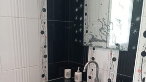 Uklassifisert bilde, 3 av 9, knapp