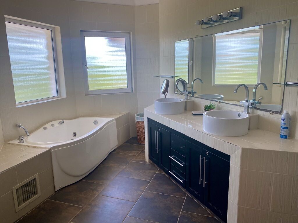 Doccia, asciugacapelli, asciugamani, sapone