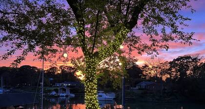 Huge deck overlooking water